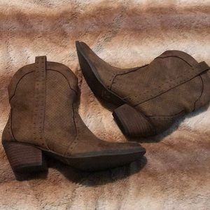 Very Volatile Brown Short Western Cowboy Boots 8.5